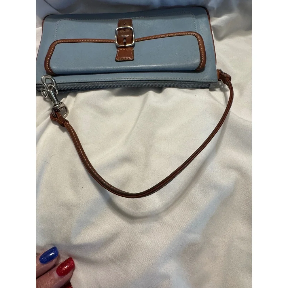 Coach Vintage Soho Leather Wristlet Light Blue Brown Trim Buckle Front‎ Pocket.